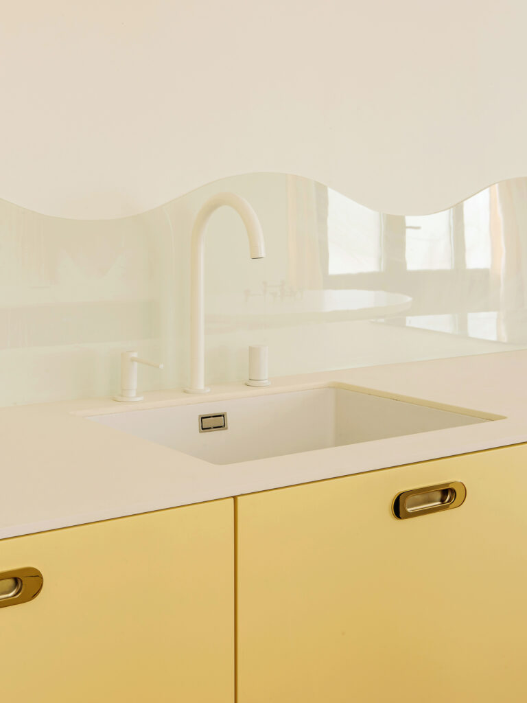 51 m² prêts à emménager à Crimée (75019)