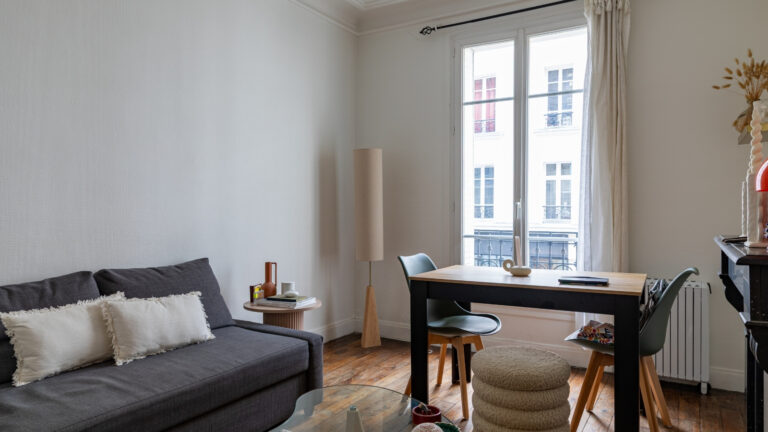 35 m², parquet-cheminée sur la Butte Montmartre