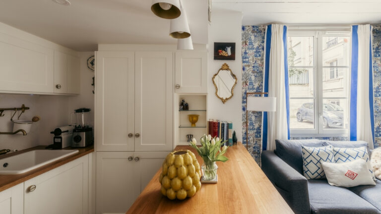Un duplex comme une petite maison de 32 m²