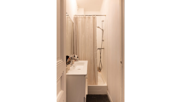 35 m², parquet-cheminée sur la Butte Montmartre